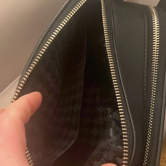 Karl Lagerfeld crossbody bag. - Picture 6 of 8